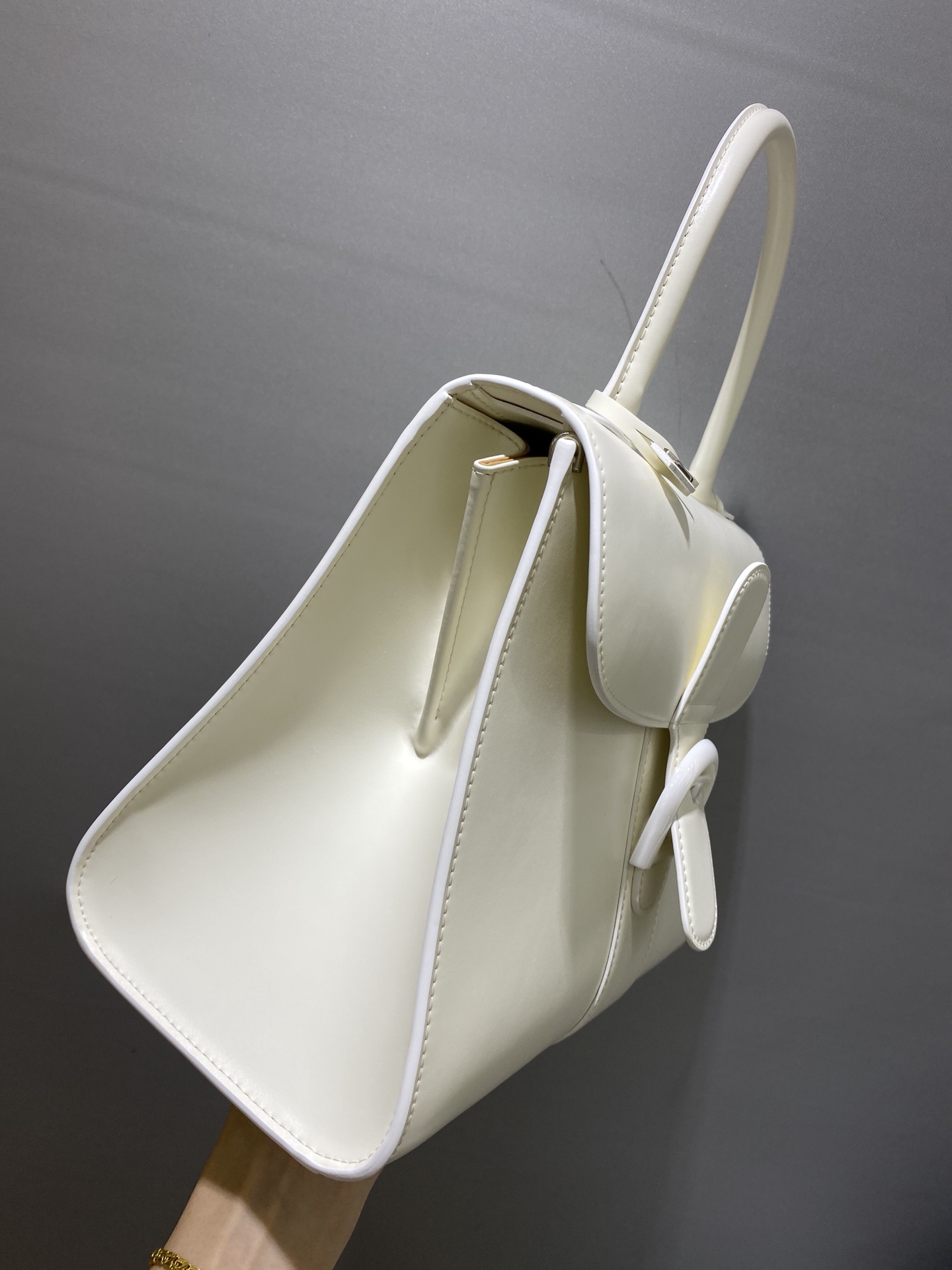 델보 브리앙 MM 박스백 미듐